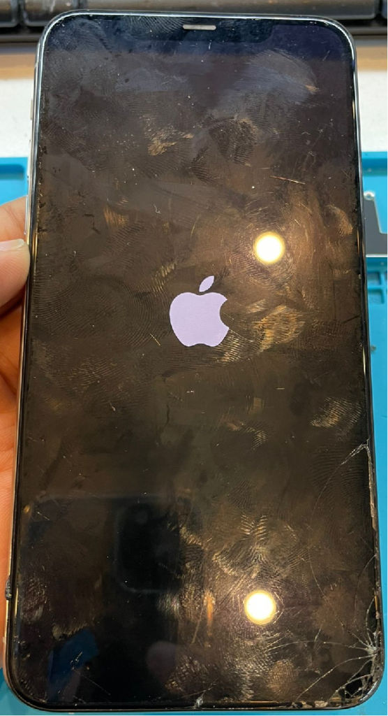 Screen replacement for iPhone 11 - Mobile City