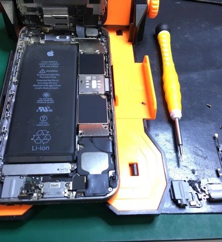 How To Search a Trustworthy Mobile Phone Repair Store Near You - Handset Repair Shop Near My Location