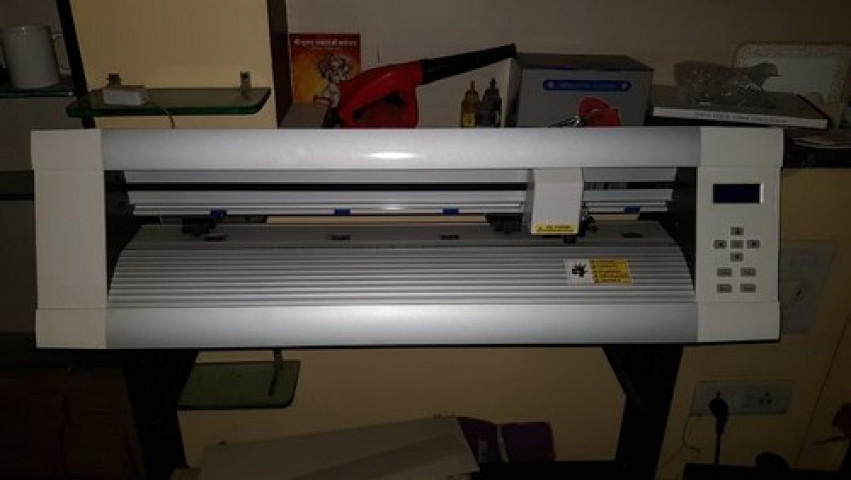 24" Vinyl Cutting Plotter Mg630 With Sensor