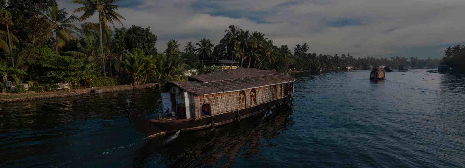 6-Day Romantic Kerala Escape – Hills, Backwaters & Love