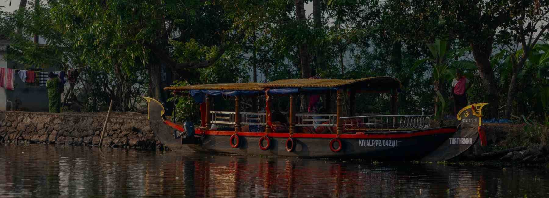 8-Day Kerala Romantic Journey – From Hills to Beaches