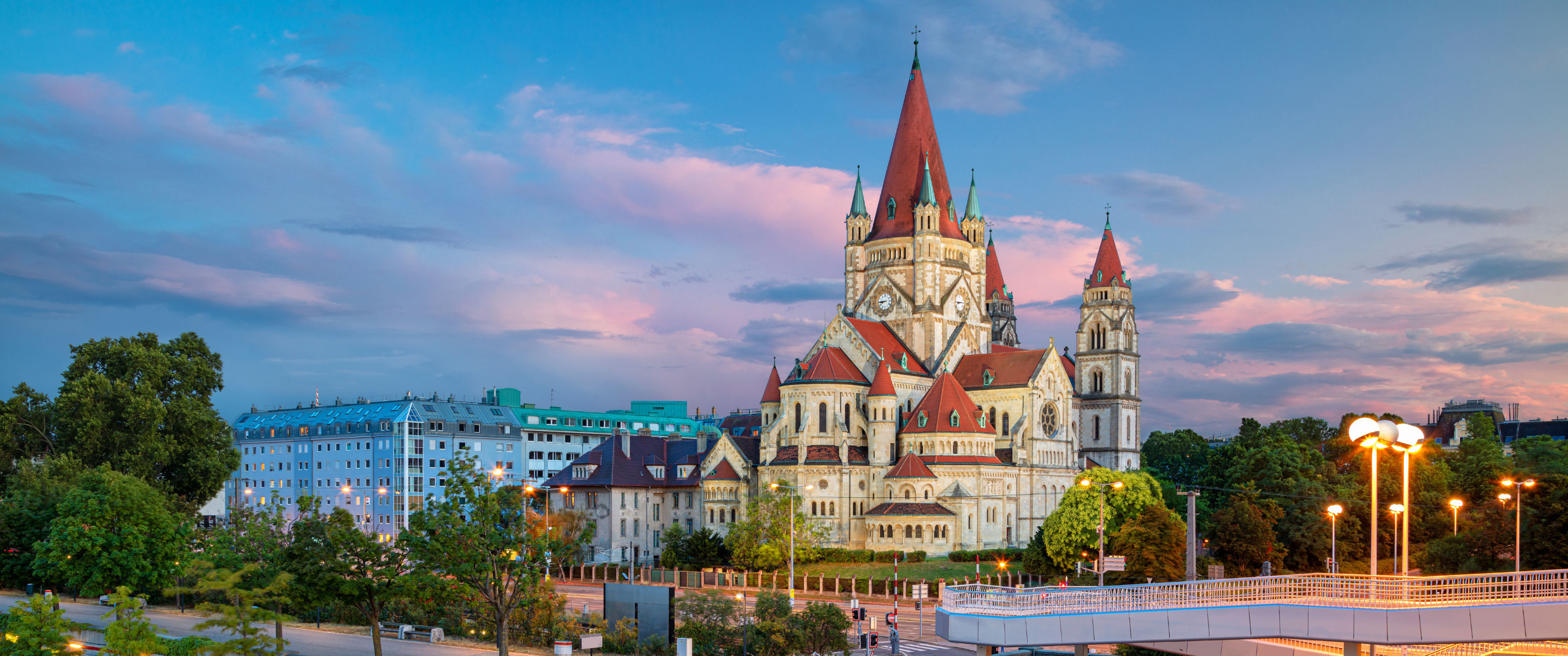 Utazzo Swiss Paris Austria Italy Express Tour – 6 Days 5 Nights Across 4 Countries