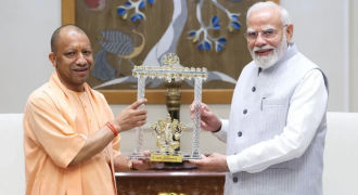 योगी आदित्यनाथ, नरेंद्र मोदी