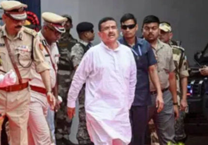 शुभेंदु सरकार का बड़ा एक्शन: पहली कैबिनेट में बॉर्डर फेंसिंग और केंद्रीय योजनाओं पर 6 बड़े फैसले