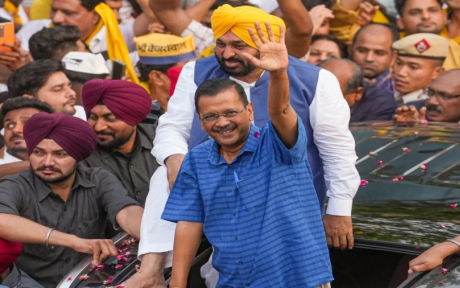 'Delhi people, I missed you a lot, they are with me...'- Arvind Kejriwal said in the road show