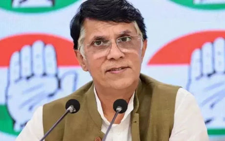 पवन खेड़ा के दिल्ली आवास पहुंची असम पुलिस, सीएम की पत्नी पर लगाए थे आरोप