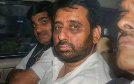 ED arrested Aam Aadmi Party leader Amanatullah Khan