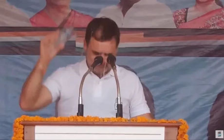 Rahul Gandhi is suffering badly due to heat, poured water on his head from a bottle while giving speech, said this