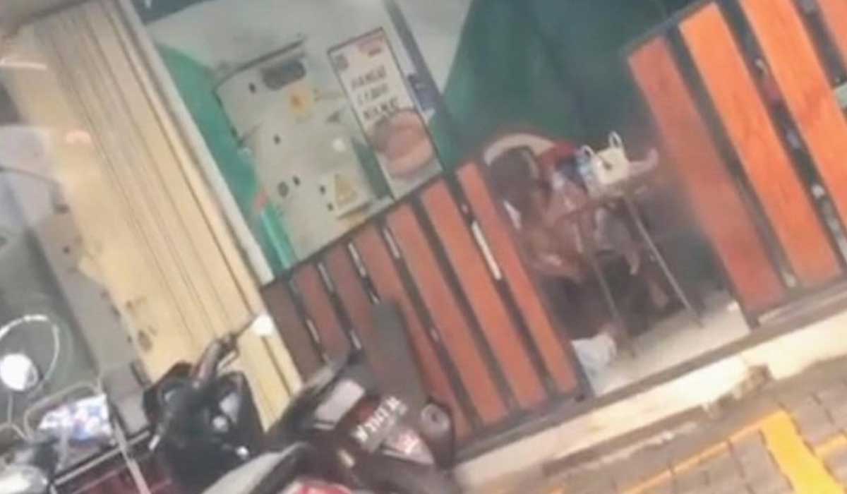 Sejoli Tertangkap Mesum di Siang Bolong, Warga Geger