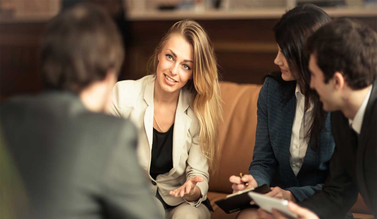 How to Increase Feminine Self-Confidence