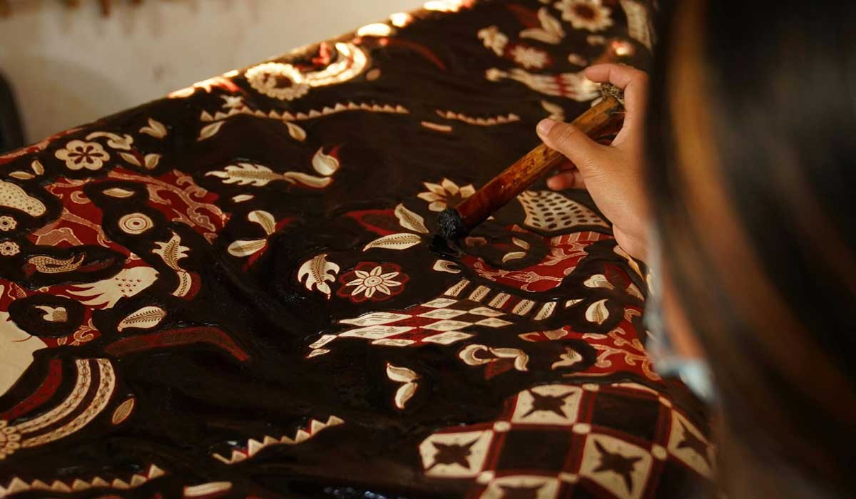 Proses Batik Seni Teliti yang Lahir dari Kesabaran=