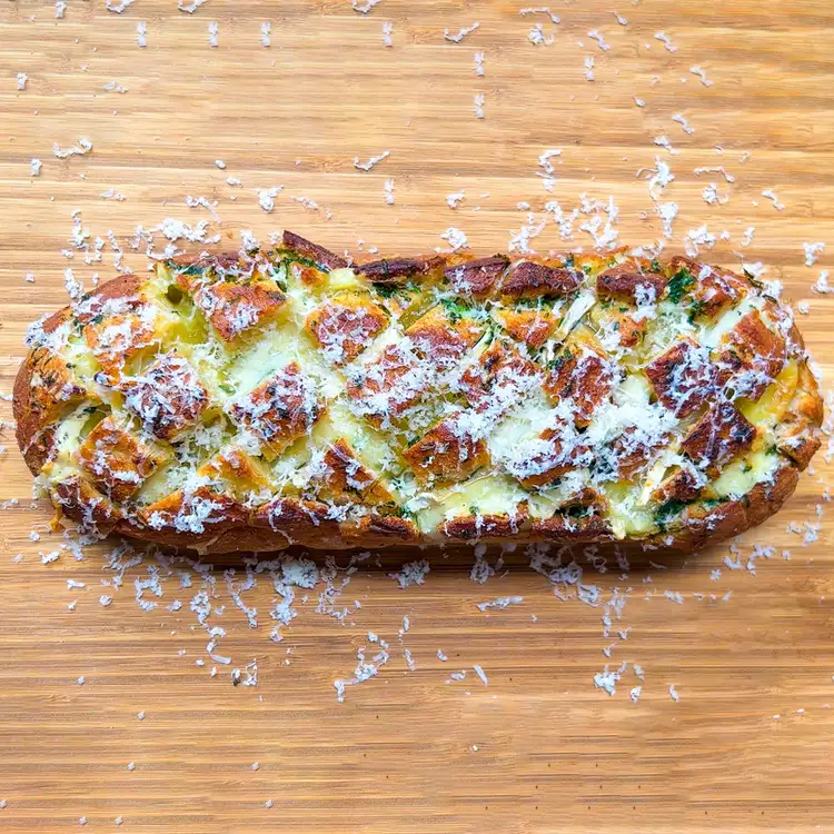 Twisted's gourmet cheesy garlic bread recipe