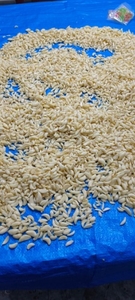 ಸಿಪ್ಪೆ ಸುಲಿದ ಬೆಳ್ಳುಳ್ಳಿ