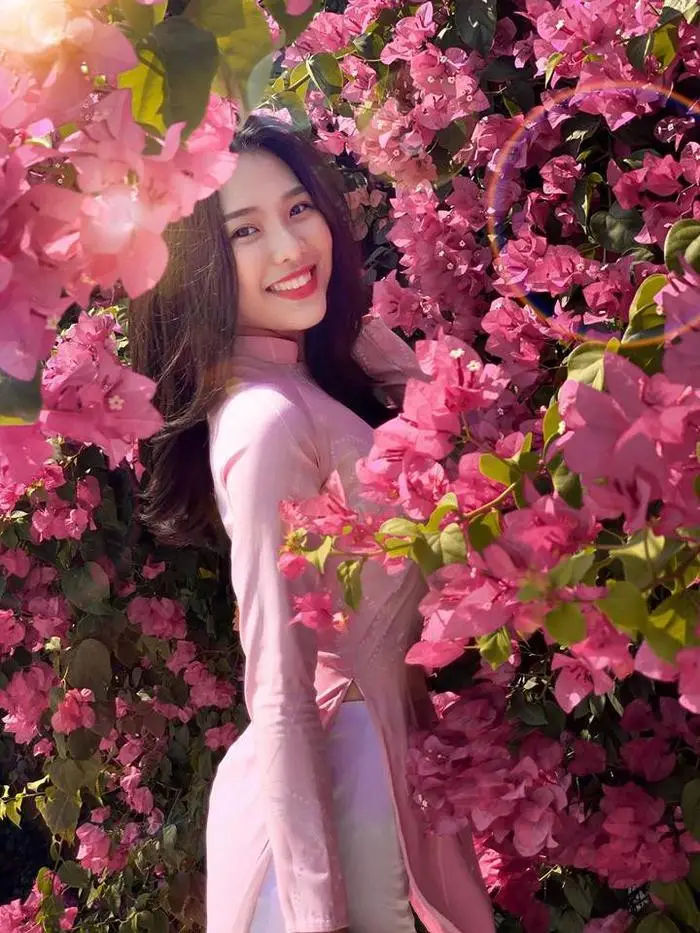 Áo dài Tôn Đức Thắng Di sản văn hóa và biểu tượng lịch sử