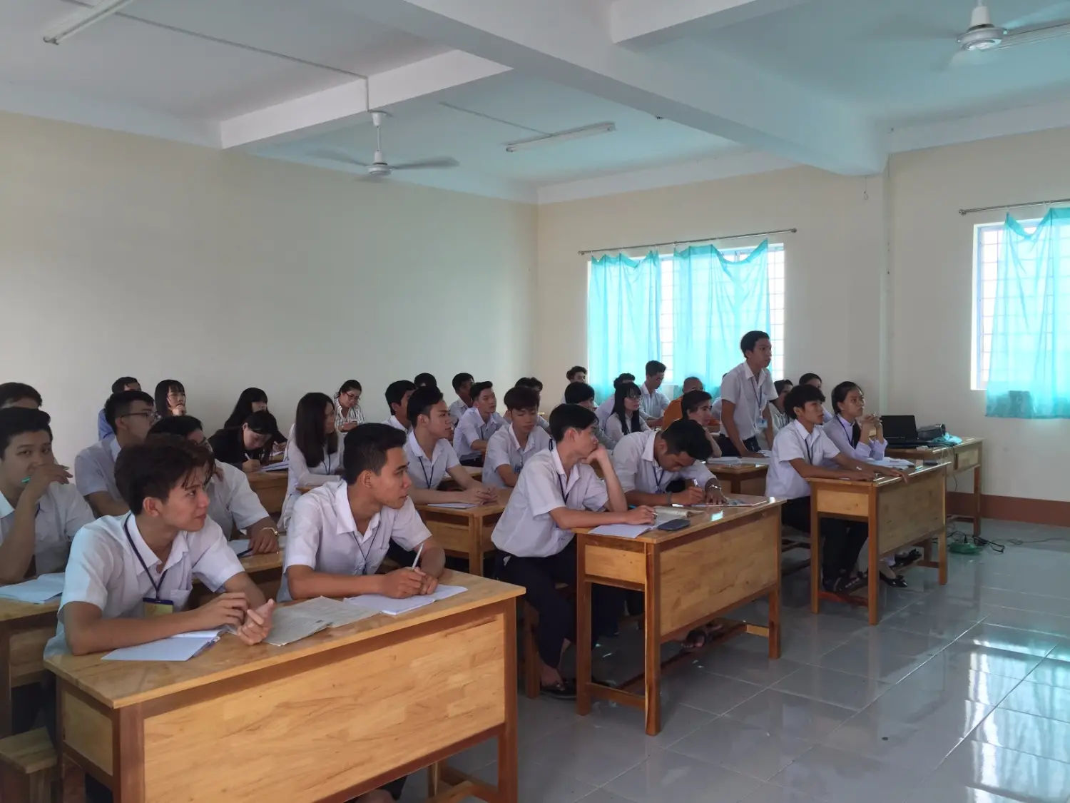 Bằng Bổ Túc Có Giống Bằng Cấp 3 Không? Làm bằng cấp 3 bổ túc