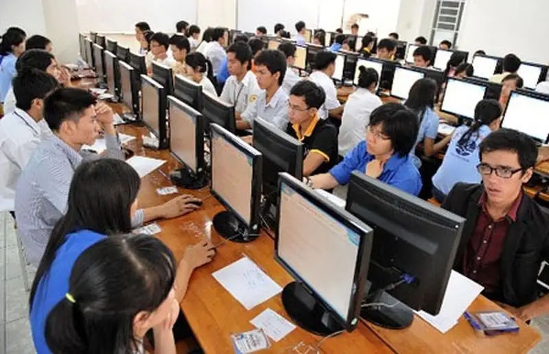 Bằng Đại Học Tại Chức Là Gì? Nắm Rõ Ưu Điểm  Khái Niệm