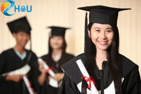 Bằng Đại Học Từ Xa Có Giá Trị Không?  Cơ Hội Và Thách Thức Cho Người Học