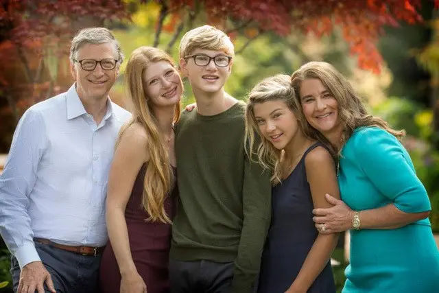 Bill Gates Hành trình Kiến tạo Đế chế Phần Mềm