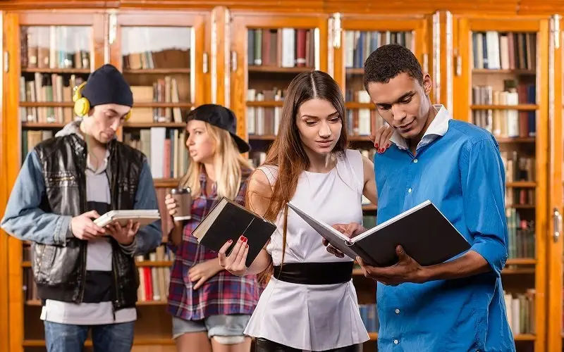 Con gái nên học nghề gì? Lựa chọn phù hợp đam mê xu hướng