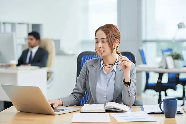 Con gái nên học nghề gì? Lựa chọn phù hợp đam mê xu hướng