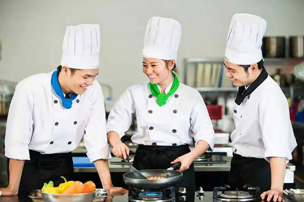 Công Việc Đầu Bếp Là Gì? Mô Tả Công Việc Yêu Cầu