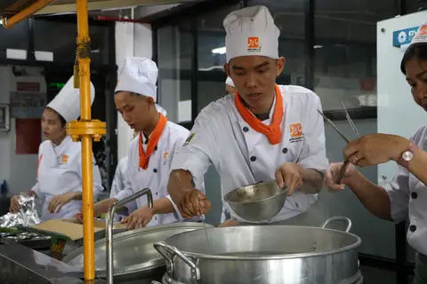 Công Việc Đầu Bếp Là Gì? Mô Tả Công Việc Yêu Cầu