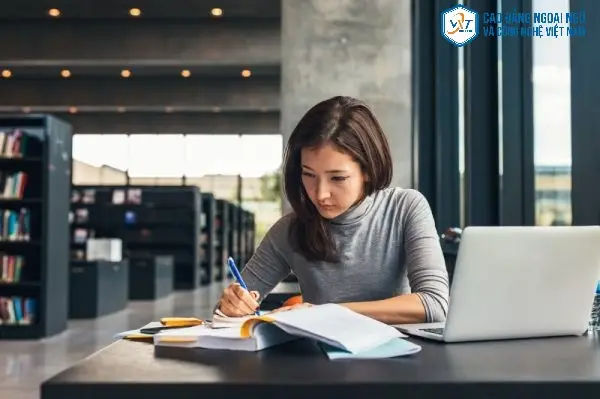 D01 gồm những môn nào? Cách tính điểm tổ hợp D01