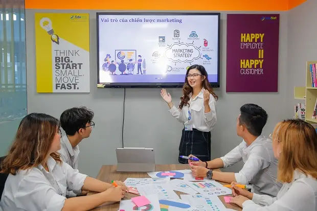 Đại học Từ Xa Ngành Quản trị Kinh doanh - Cơ Hội Cho Mọi Lứa Tuổi
