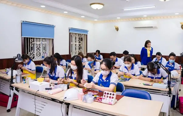 Du học nghề Nail tại Mỹ Cơ hội và Thách thức