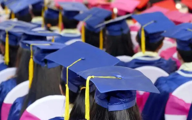 Giá Làm Bằng Đại Học: Bảng Giá, So Sánh Và Phân Tích