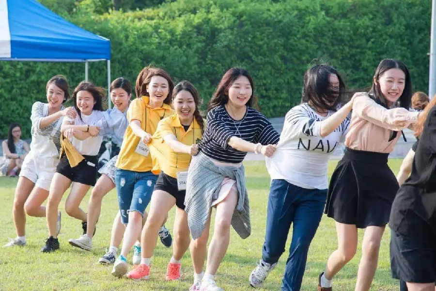 Học Đại Học Dân Lập - Có Nên Hay Không? Ưu Điểm  Lưu Ý