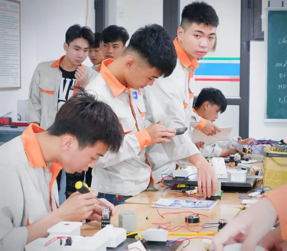Học Hết Lớp 9 Nên Học Nghề Gì? Hướng Dẫn Chọn Nghề Phù Hợp