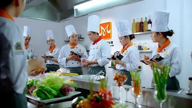 Học Nghề Đầu Bếp Có Cần Bằng Cấp Không? Làm Bằng ORG