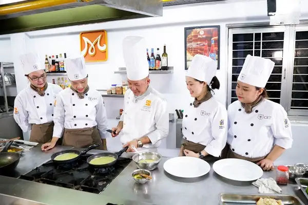 Học Nghề Đầu Bếp Có Cần Bằng Cấp? - Nắm Bắt Bí Quyết Thành Công