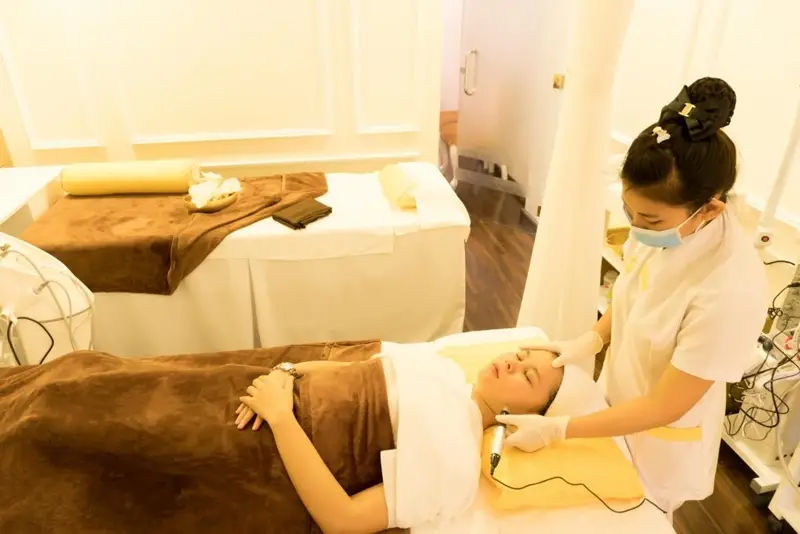 Học Nghề Gì Cho Nữ Hiện Nay? Những Lựa Chọn Hấp Dẫn Và Thị Trường Lao Động
