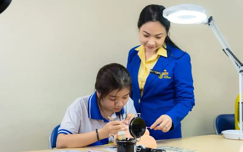 Học nghề gì để thành công sau khi nghỉ học sớm