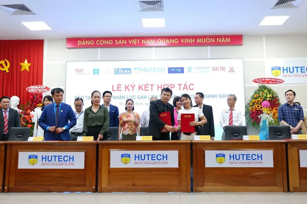 HUTECH 1 Năm Bao Nhiêu Tín Chỉ? Hướng Dẫn Chi Tiết