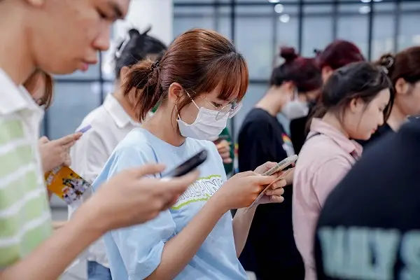 Không có bằng cấp 3? Vẫn giàu nhanh! Khám phá bí quyết thành công