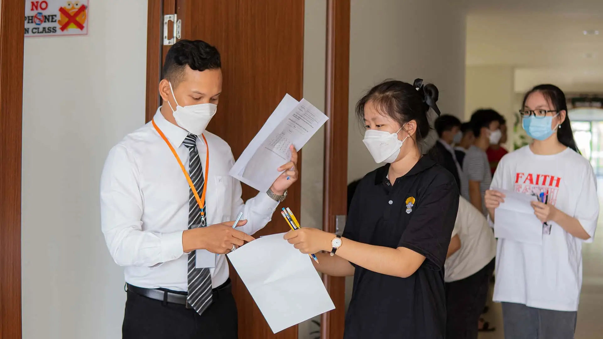 Không học đại học thì làm nghề gì? Các lựa chọn phù hợp cho bạn