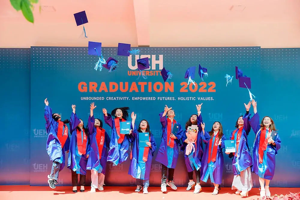 Làm Bằng Cao Đẳng Giả Uy Tín, Giá Rẻ - Giải Pháp Nhanh Chóng Cho Nhu Cầu Việc Làm