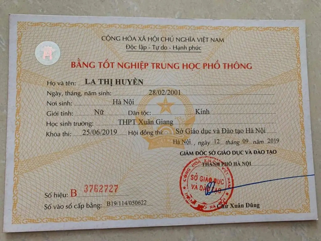 Làm bằng cấp 3 miễn phí hồ sơ gốc lưu tại trường