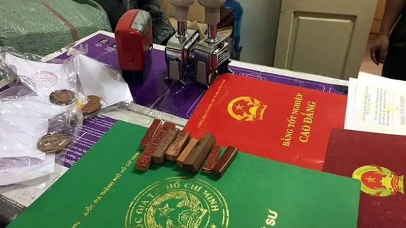 Làm Bằng Cấp 3 THPT Giả Có Công Chứng Được Không? | Mọi Thắc Mắc Được Giải Đáp