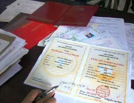 Làm bằng đại học giả: Mua bằng chính quy, liên thông, từ xa uy tín
