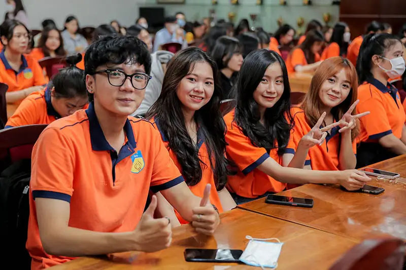 Làm bằng Đại học HUTECH - Không cần đặt cọc, Hỗ trợ tận tâm