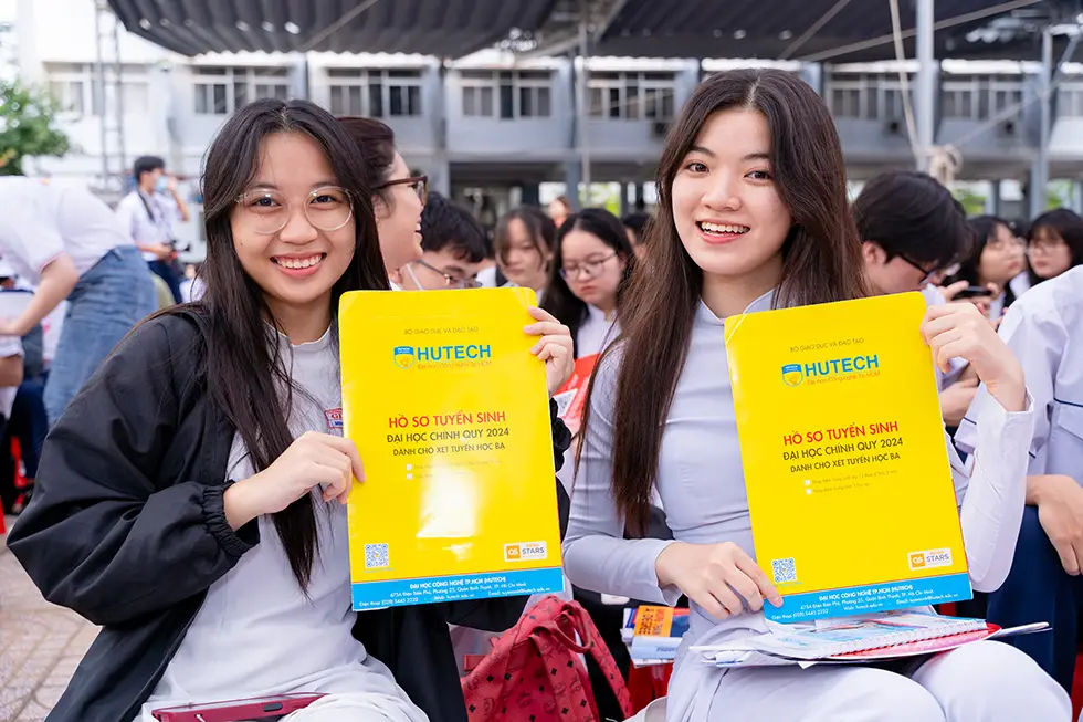 Làm bằng Đại học HUTECH - Không cần đặt cọc, Hỗ trợ tận tâm