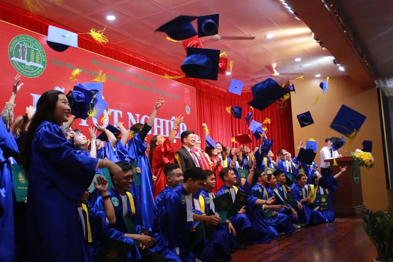 Làm bằng Đại học Nông Lâm TPHCM uy tín, giá rẻ, thật 100%