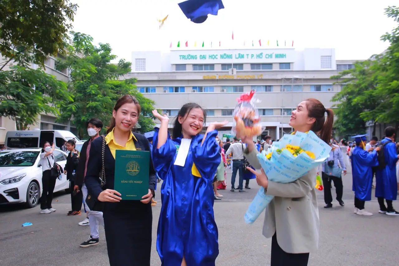 Làm bằng Đại học Nông Lâm TPHCM uy tín, giá rẻ, thật 100%