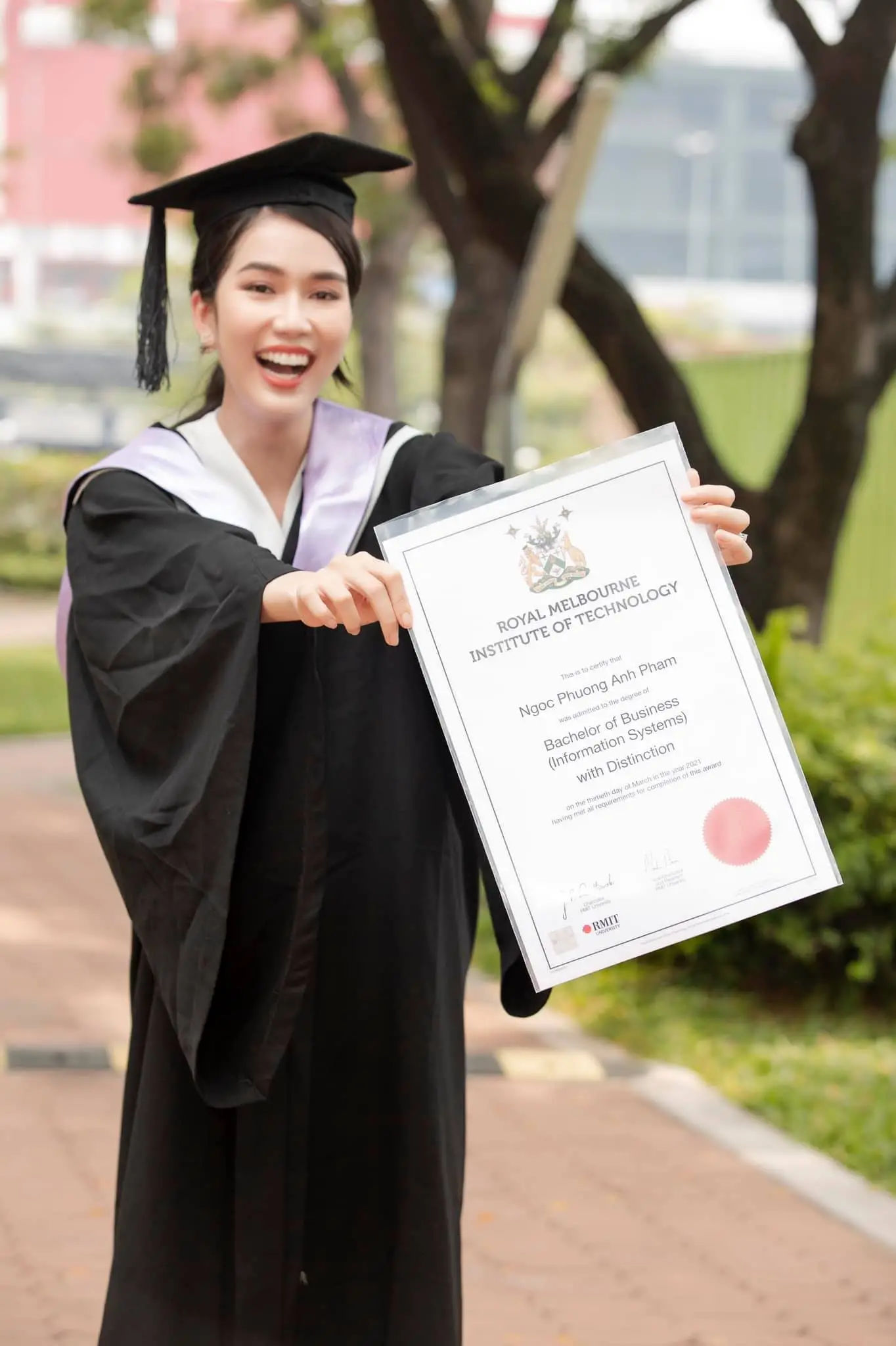 Làm Bằng Đại Học RMIT Giá Rẻ - Có Hồ Sơ Gốc - Tem Phôi Thật