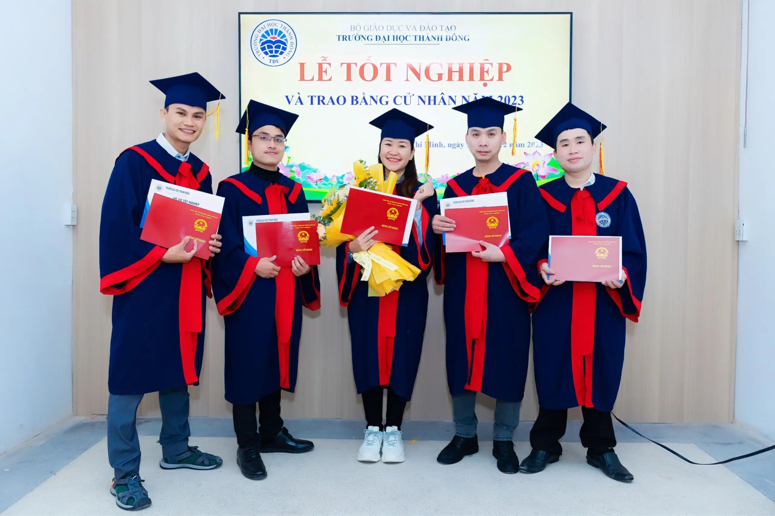 Làm Bằng Thật - Nâng Cao Cơ Hội Thăng Tiến Trong Công Việc