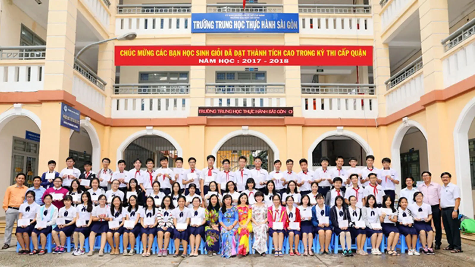 Làm bằng trung học phổ thông cấp 3 - Uy tín, giá rẻ, hồ sơ gốc tại trường
